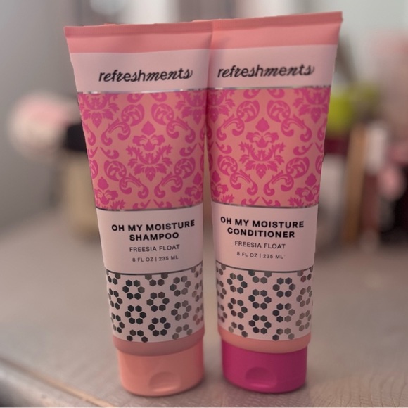 Refreshments Oh My Moisture Shampoo and Conditioner Set - Picture 4 of 4